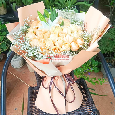 徐州33朵香槟玫瑰百合，心里永远是你